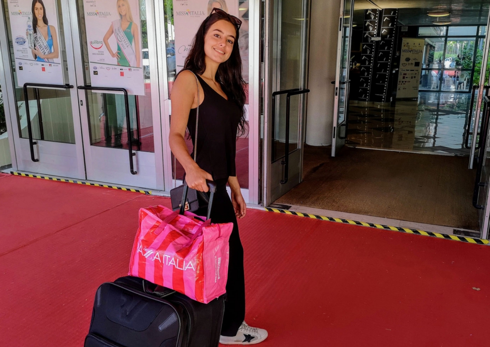 MISS ITALIA: SI RITIRA UNA MISS DELLA CAMPANIA