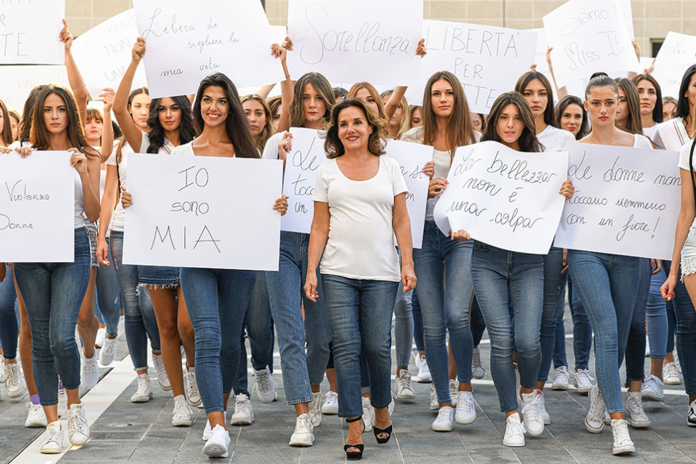 MISS ITALIA, IL FLASH MOB CONTRO LA MERCIFICAZIONE