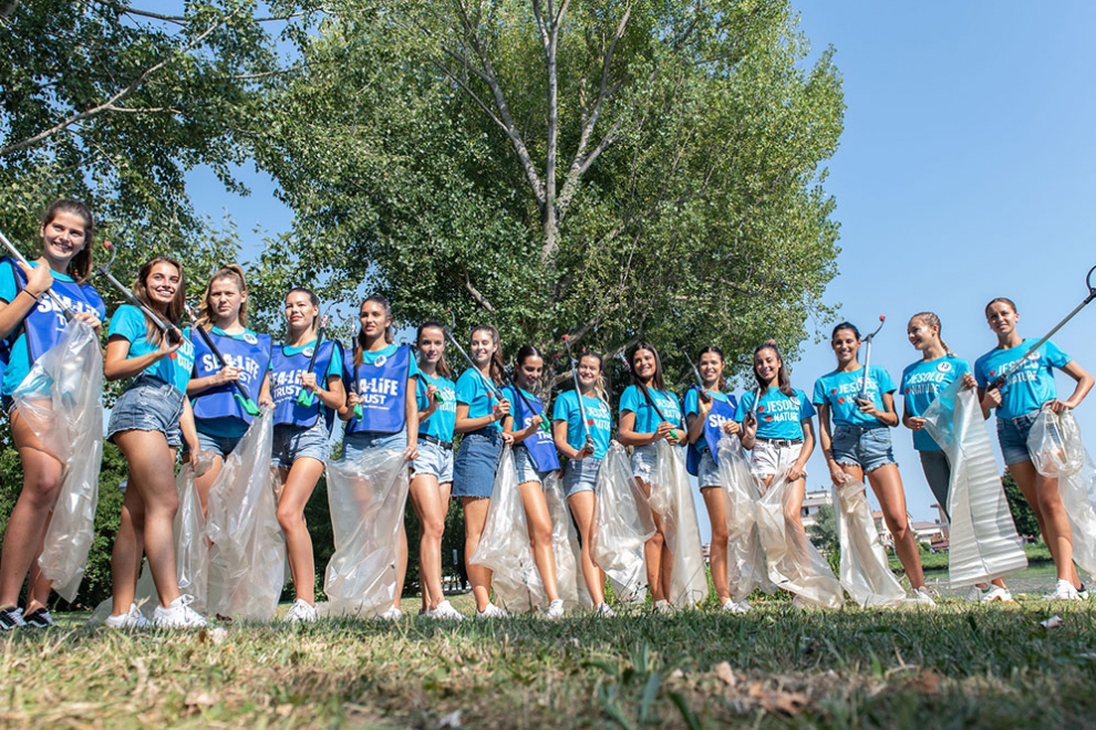 LE MISS E I VOLONTARI DI SEA LIFE RIPULISCONO LE RIVE DEL SILE