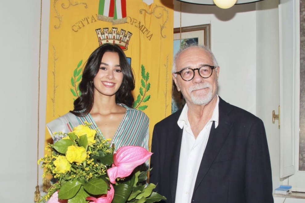 SERENA PETRALIA RICEVUTA DAL SINDACO DI TAORMINA