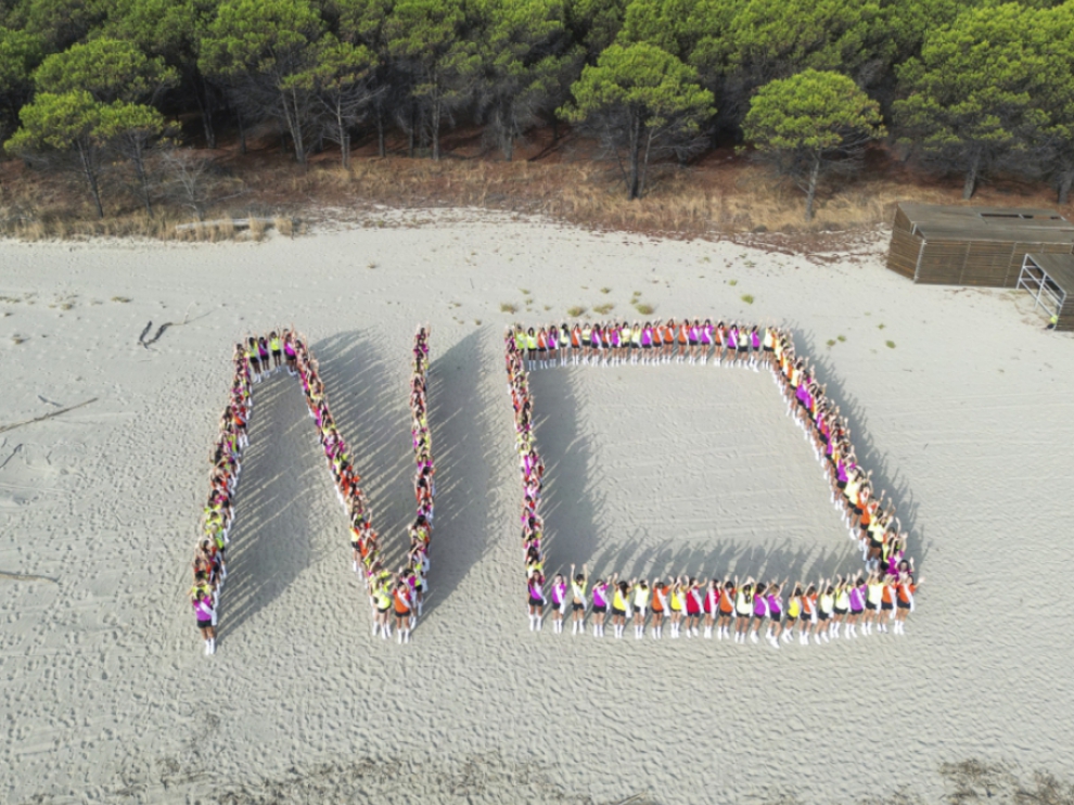 IL FLASH MOB DELLE PREFINALISTE DI MISS ITALIA SULLA SPIAGGIA DI CORIGLIANO-ROSSANO