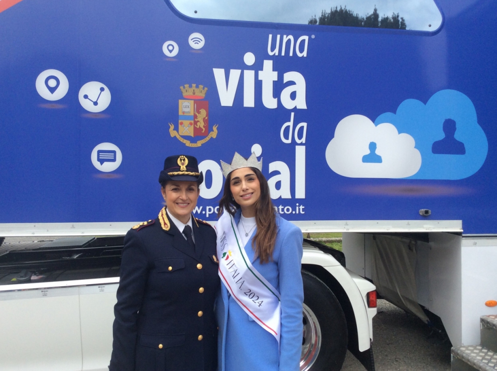 MISS ITALIA A ‘UNA VITA DA SOCIAL’. CAMPAGNA EDUCATIVA DELLA POLIZIA DI STATO.