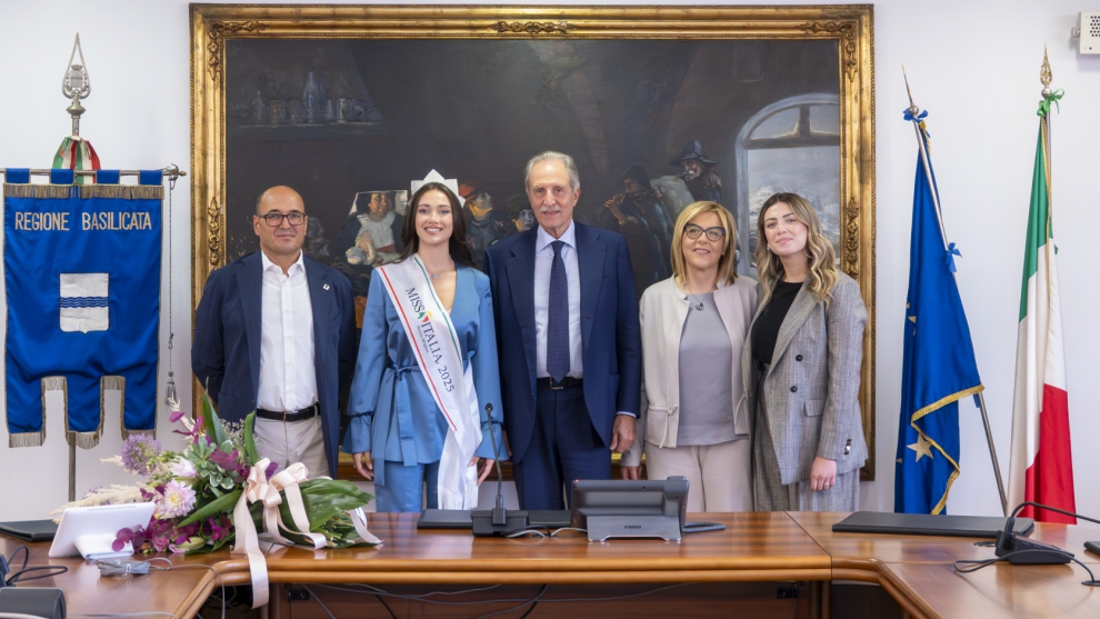 MISS ITALIA ACCOLTA DAL PRESIDENTE BARDI