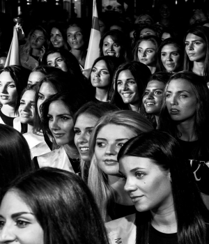 Attesa delle miss poco prima di salire sul palco ed essere presentate alla città di Jesolo